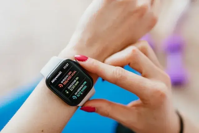 Best-Smartwatch-for-Activity-Tracking